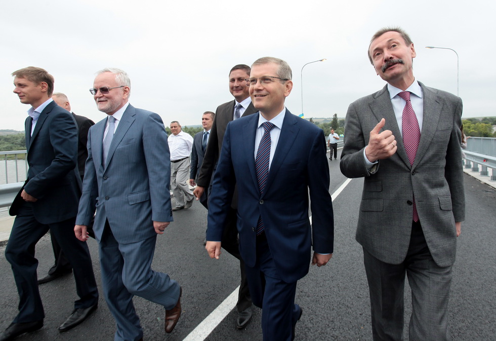 Олександр Вілкул відкрив міст через Дністер, що забезпечує основний автотранспортний зв'язок України з           Румунією та Молдовою